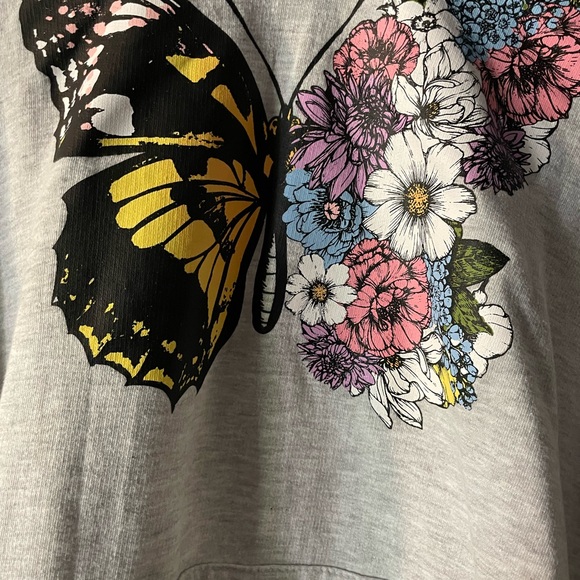 Hoodie butterfly theme - Picture 2 of 4